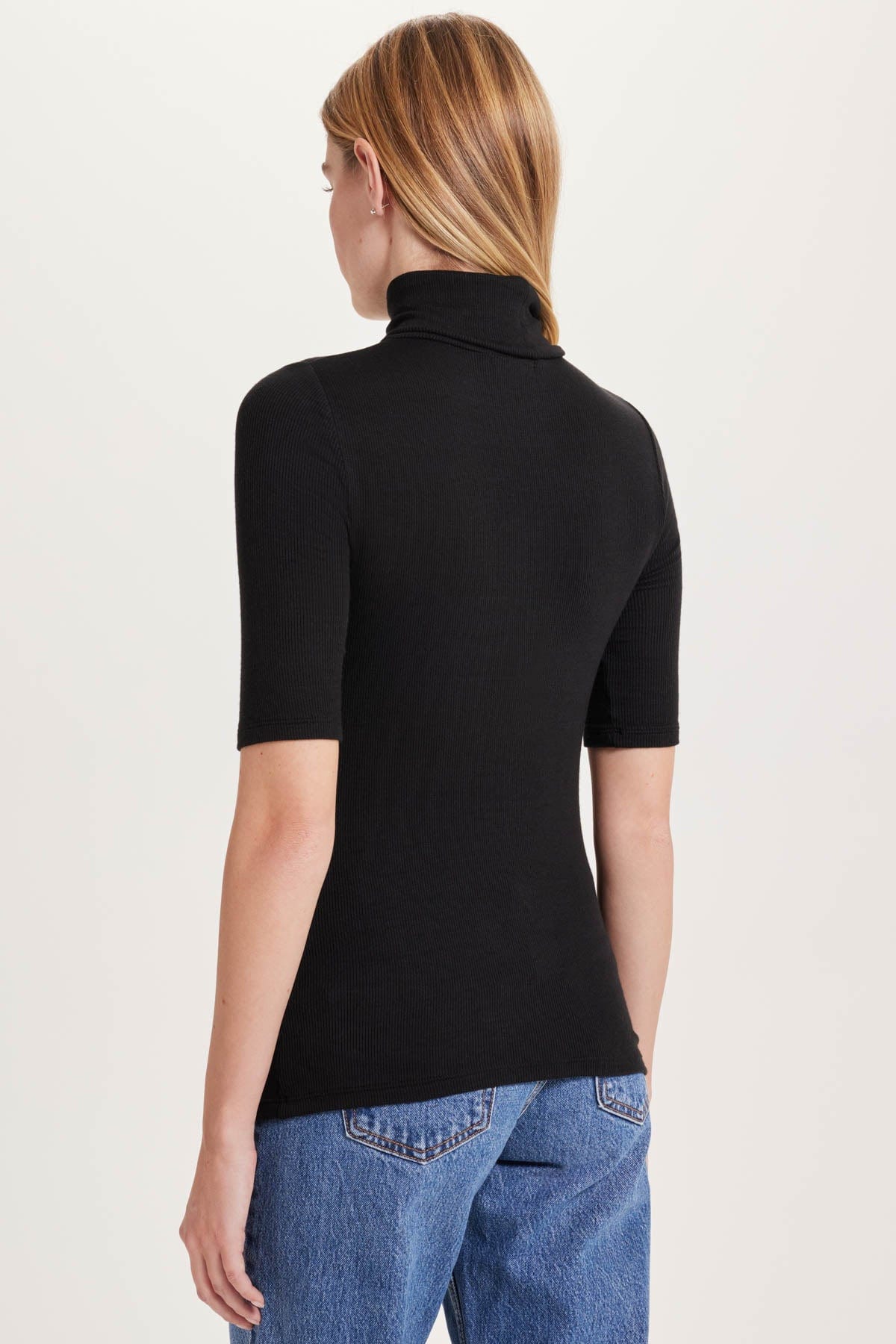 Goldie LeWinter Ribbed Half Sleeve Turtleneck